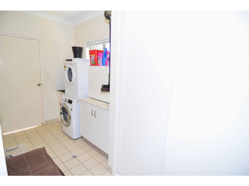 11 KIRRIMA COURT, Toll QLD 4820