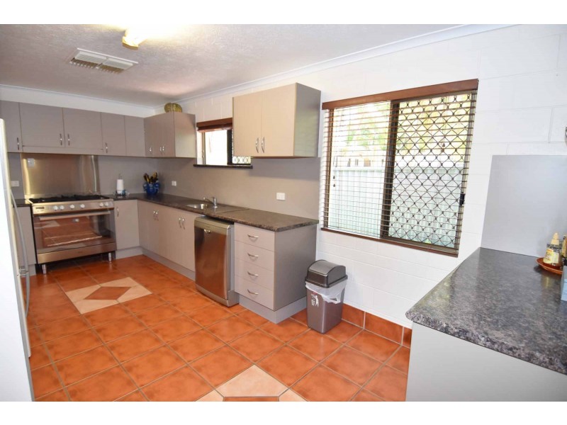 27 BLUFF ROAD, Queenton QLD 4820