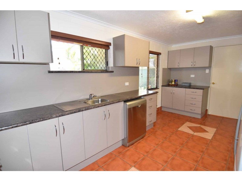 27 BLUFF ROAD, Queenton QLD 4820