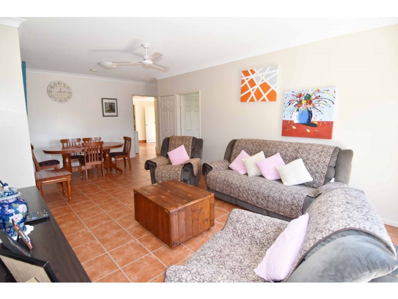 27 BLUFF ROAD, Queenton QLD 4820