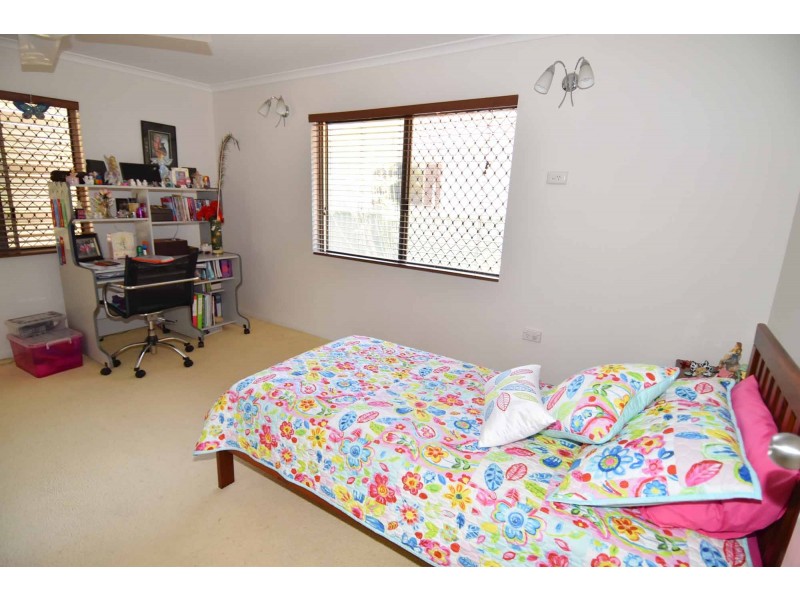 27 BLUFF ROAD, Queenton QLD 4820