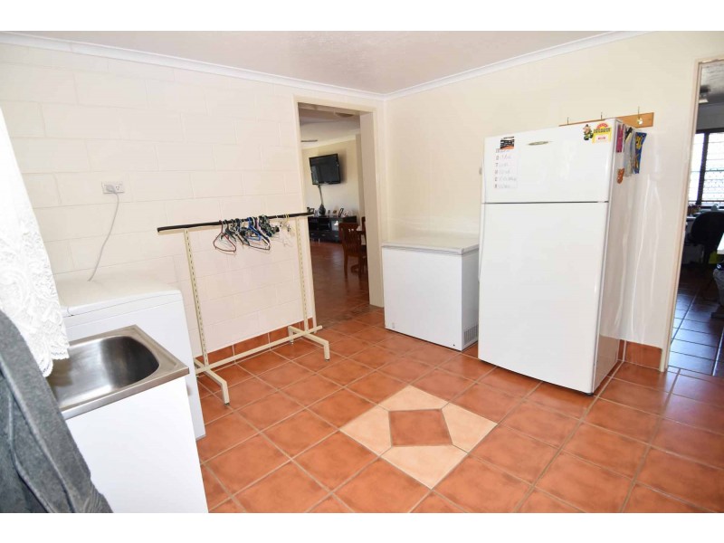 27 BLUFF ROAD, Queenton QLD 4820