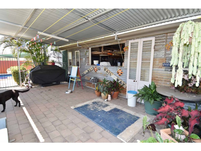 27 BLUFF ROAD, Queenton QLD 4820