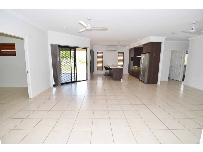 18 READ ROAD, Charters Towers City QLD 4820