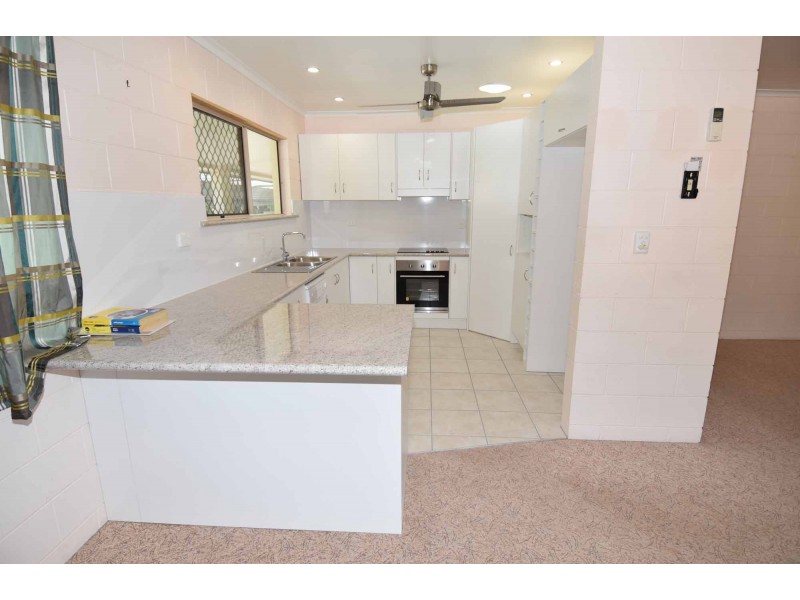 9-11 BELLEVUE STREET, Richmond Hill QLD 4820