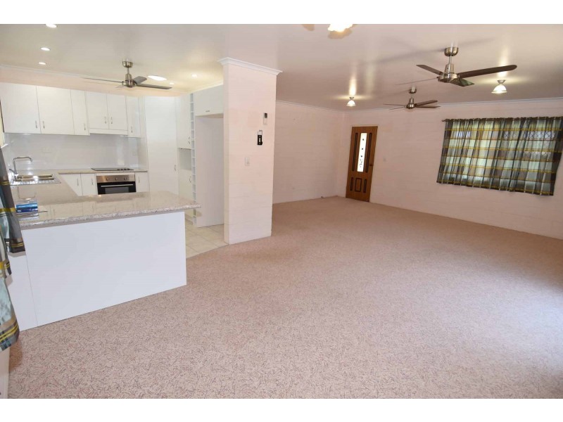 9-11 BELLEVUE STREET, Richmond Hill QLD 4820