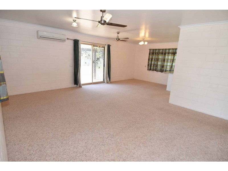 9-11 BELLEVUE STREET, Richmond Hill QLD 4820