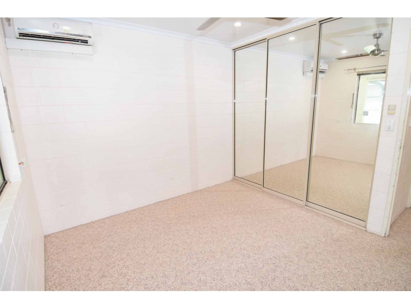 9-11 BELLEVUE STREET, Richmond Hill QLD 4820