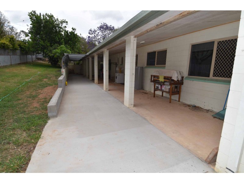 9-11 BELLEVUE STREET, Richmond Hill QLD 4820