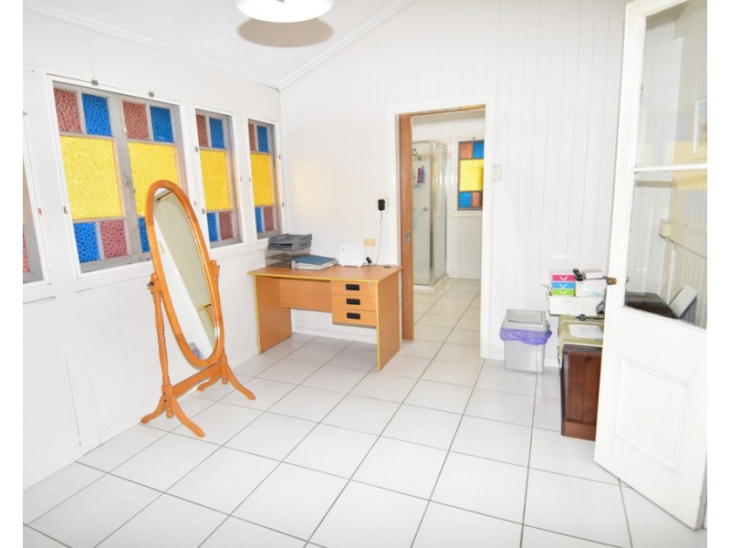 18 York Street, Queenton QLD 4820