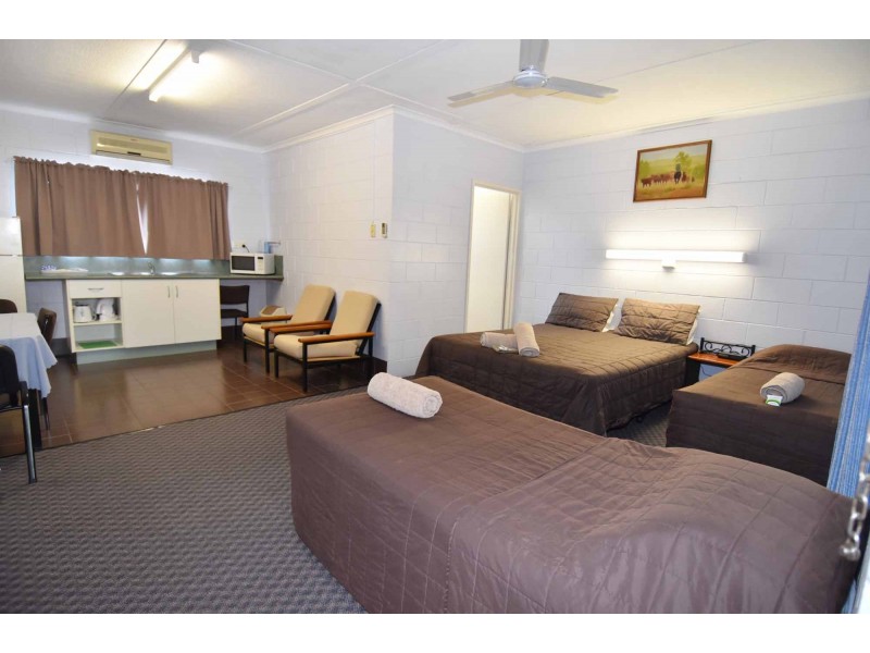 3 HACKETT TERRACE, Richmond Hill QLD 4820