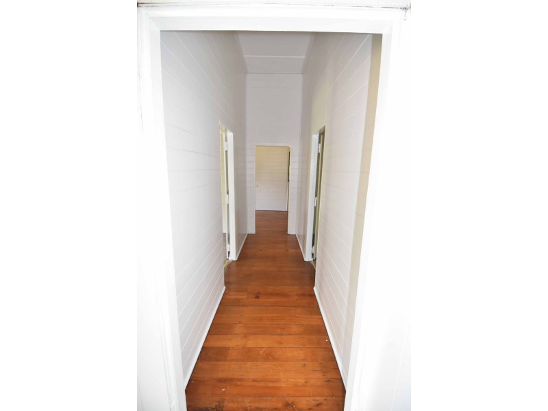 16 BLUFF ROAD, Queenton QLD 4820