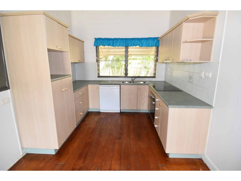 16 BLUFF ROAD, Queenton QLD 4820