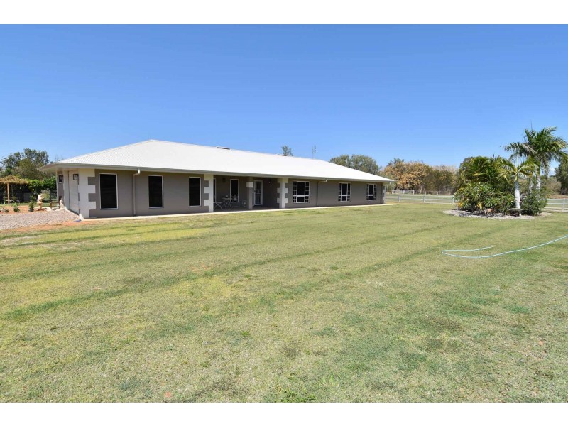6 FAIRWAY COURT, Toll QLD 4820