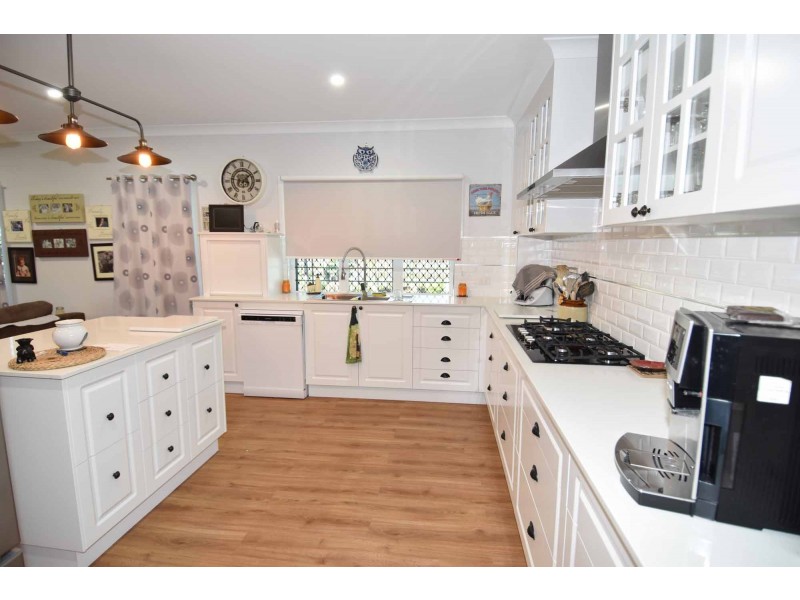 6 FAIRWAY COURT, Toll QLD 4820
