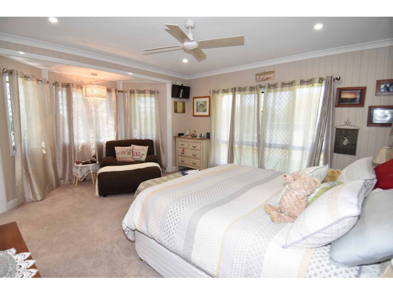 6 FAIRWAY COURT, Toll QLD 4820
