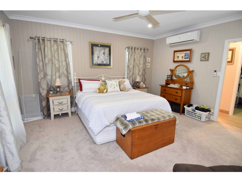 6 FAIRWAY COURT, Toll QLD 4820