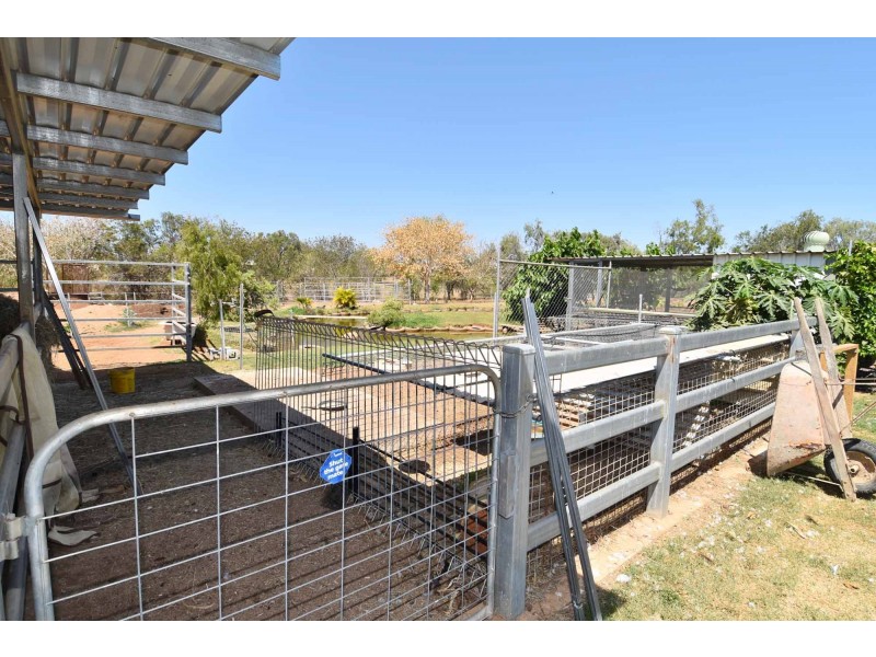 6 FAIRWAY COURT, Toll QLD 4820