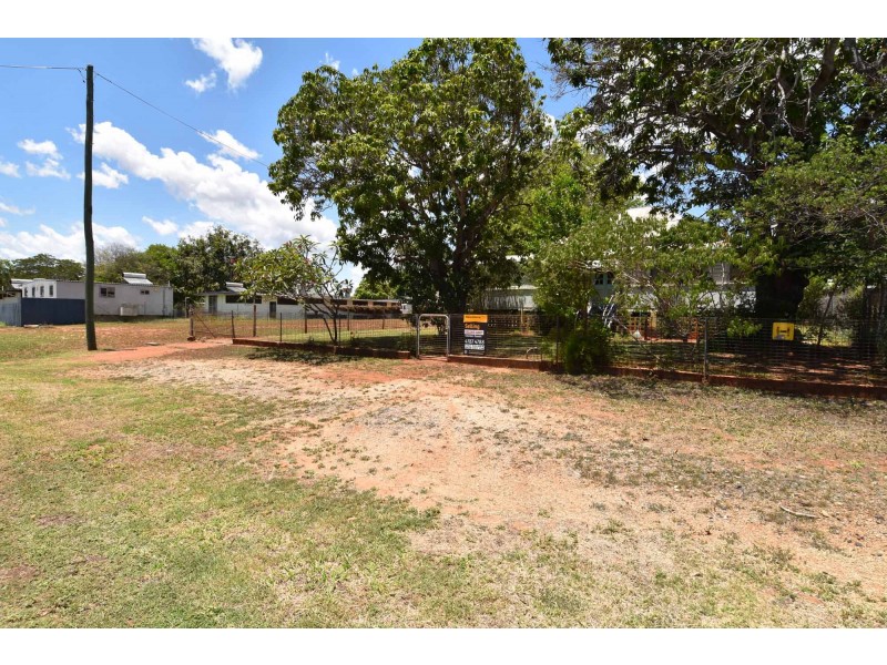 2 MACDONALD STREET, Richmond Hill QLD 4820