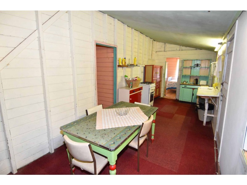 2 MACDONALD STREET, Richmond Hill QLD 4820