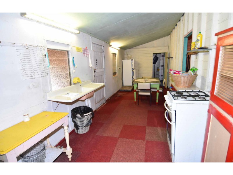 2 MACDONALD STREET, Richmond Hill QLD 4820