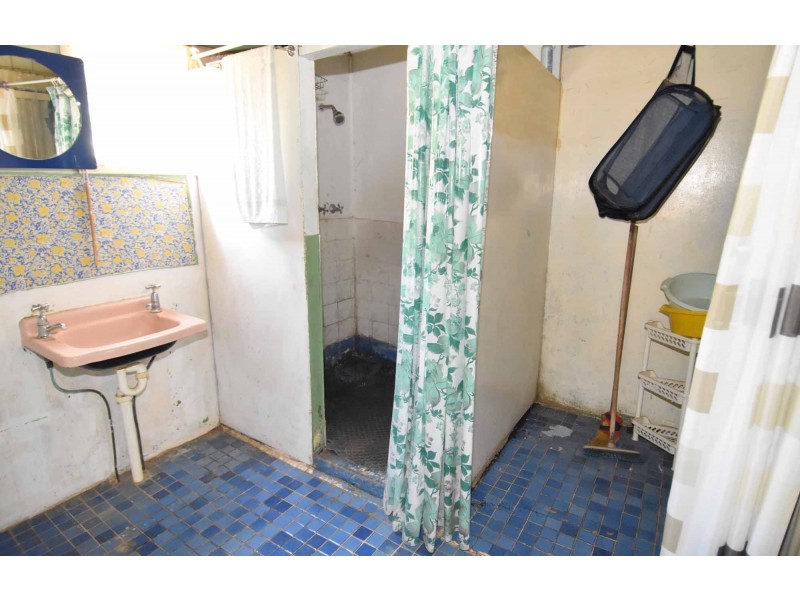 2 MACDONALD STREET, Richmond Hill QLD 4820