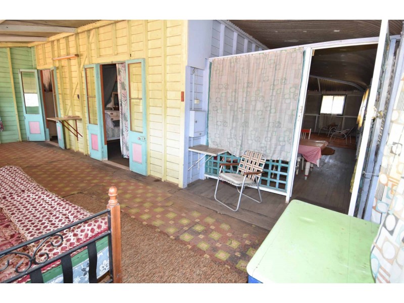 2 MACDONALD STREET, Richmond Hill QLD 4820