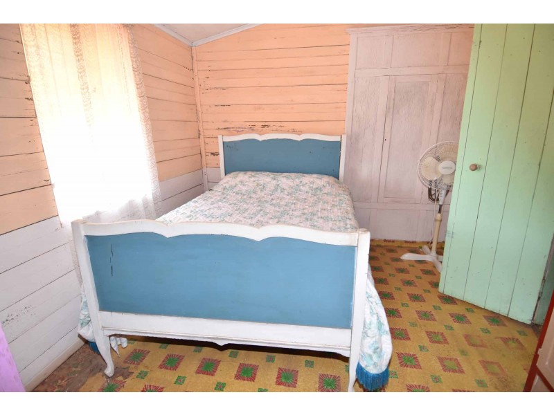 2 MACDONALD STREET, Richmond Hill QLD 4820