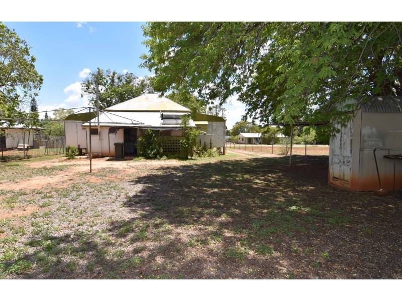 2 MACDONALD STREET, Richmond Hill QLD 4820