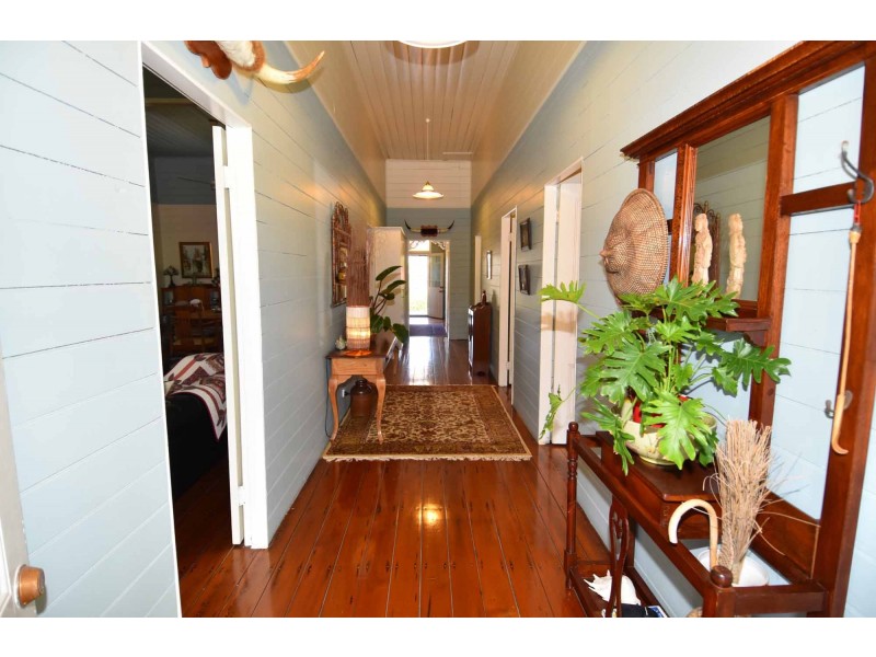 320 PICNIC CREEK ROAD, Broughton QLD 4820