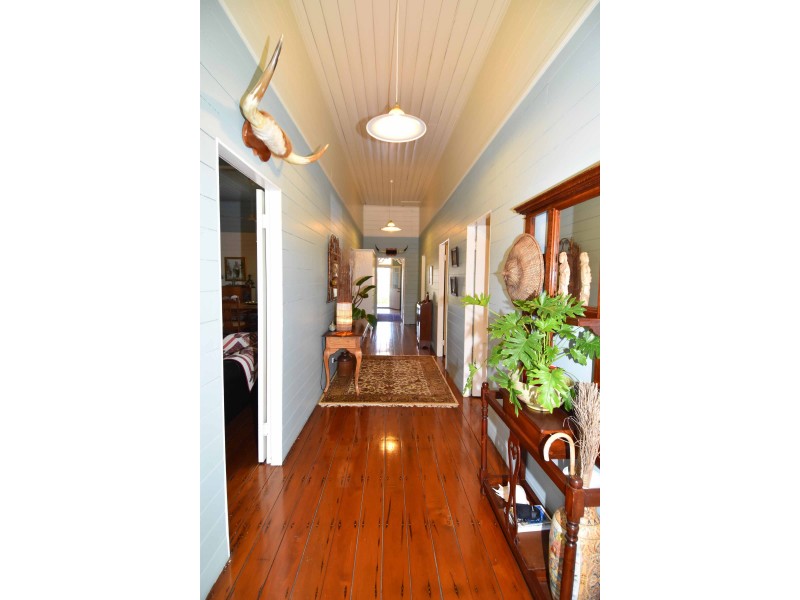 320 PICNIC CREEK ROAD, Broughton QLD 4820