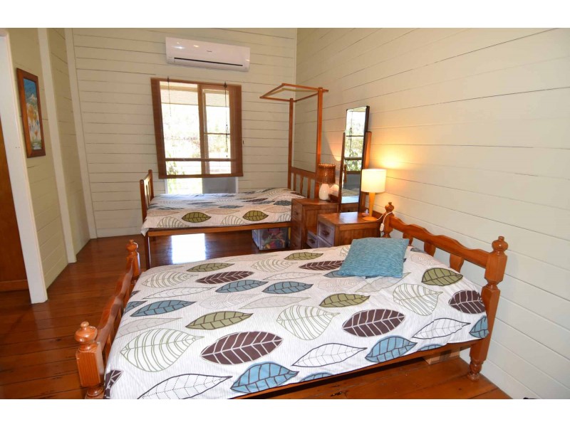 320 PICNIC CREEK ROAD, Broughton QLD 4820