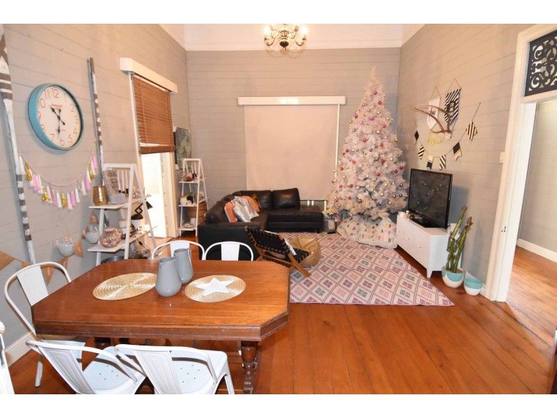 42 GORDON STREET, Richmond Hill QLD 4820