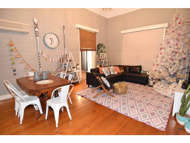 42 GORDON STREET, Richmond Hill QLD 4820