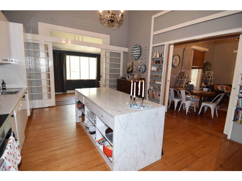 42 GORDON STREET, Richmond Hill QLD 4820