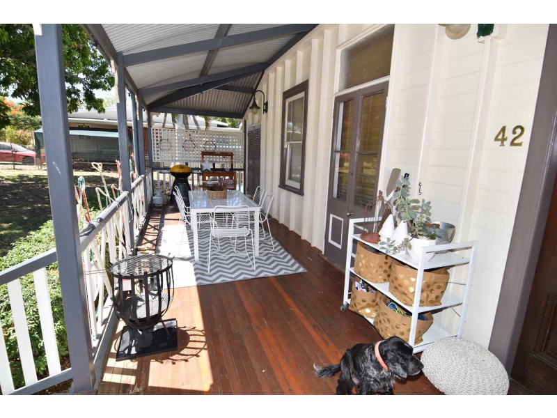 42 GORDON STREET, Richmond Hill QLD 4820