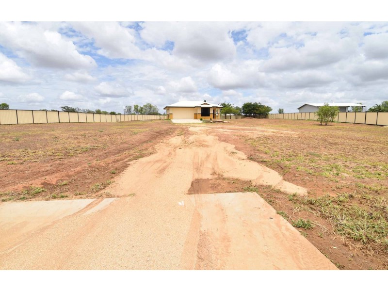 33 GOLF LINKS DRIVE, Toll QLD 4820