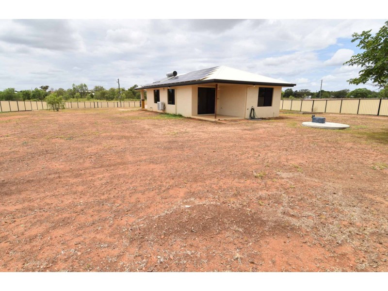 33 GOLF LINKS DRIVE, Toll QLD 4820