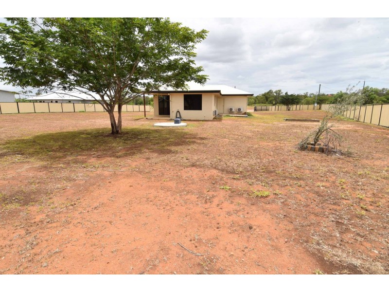 33 GOLF LINKS DRIVE, Toll QLD 4820