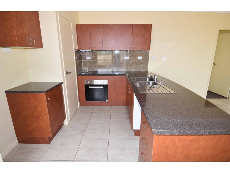 33 GOLF LINKS DRIVE, Toll QLD 4820