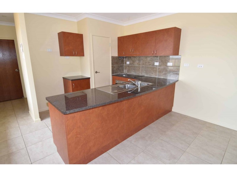 33 GOLF LINKS DRIVE, Toll QLD 4820