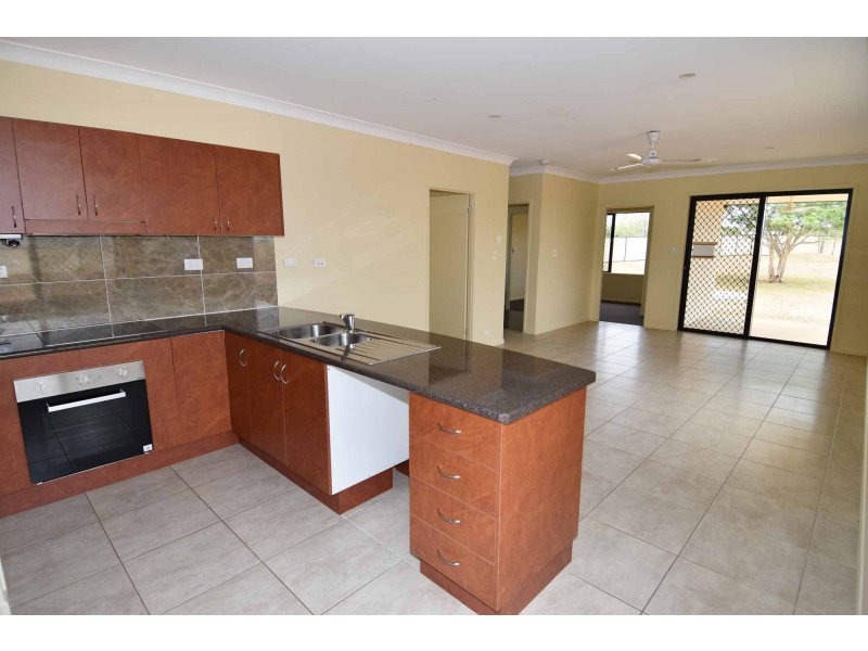 33 GOLF LINKS DRIVE, Toll QLD 4820