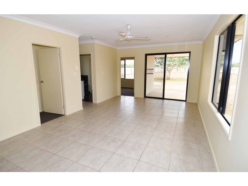 33 GOLF LINKS DRIVE, Toll QLD 4820