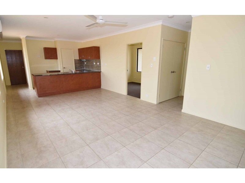 33 GOLF LINKS DRIVE, Toll QLD 4820