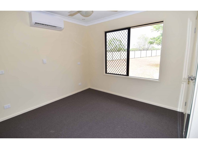 33 GOLF LINKS DRIVE, Toll QLD 4820