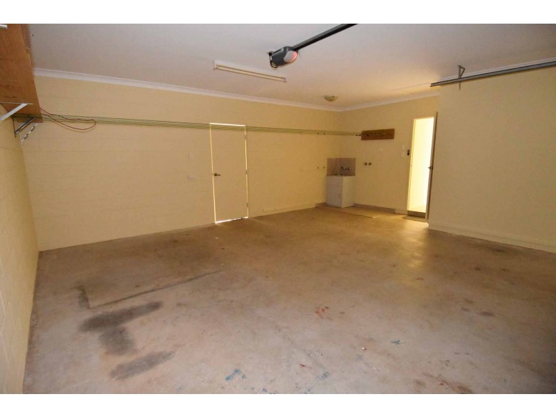 33 GOLF LINKS DRIVE, Toll QLD 4820