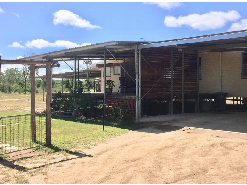 34 MISSOCK ROAD, Southern Cross QLD 4820