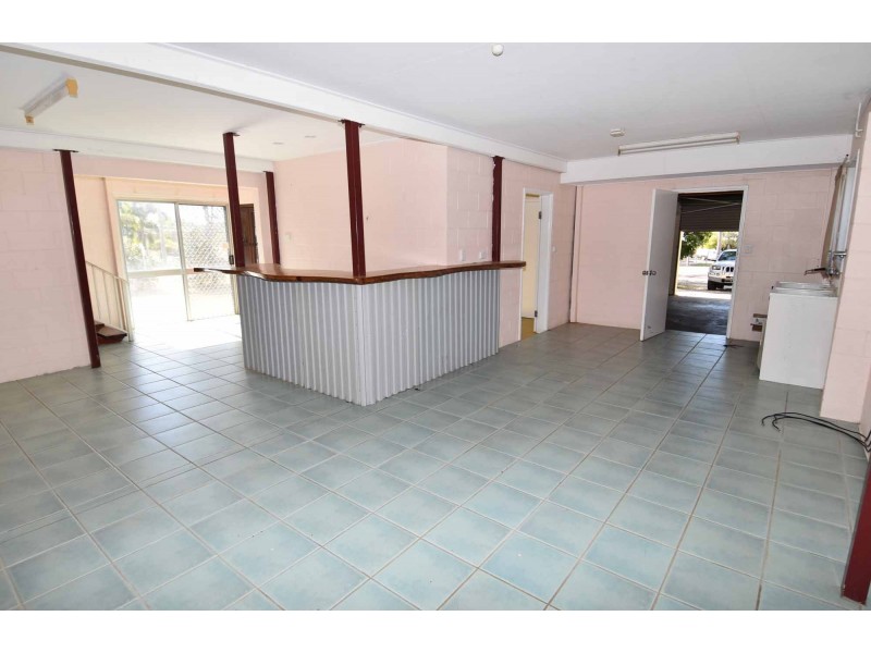 23 ROWE STREET, Mosman Park QLD 4820