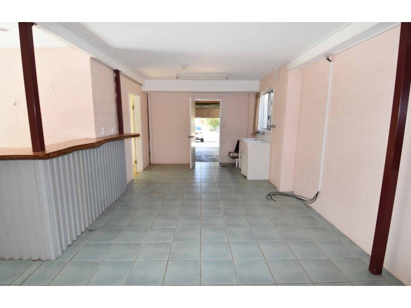 23 ROWE STREET, Mosman Park QLD 4820