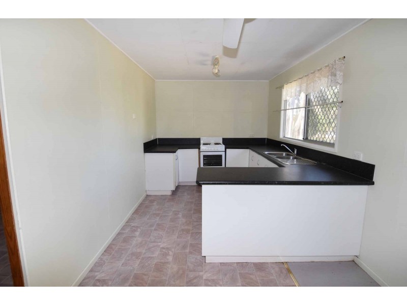 23 ROWE STREET, Mosman Park QLD 4820